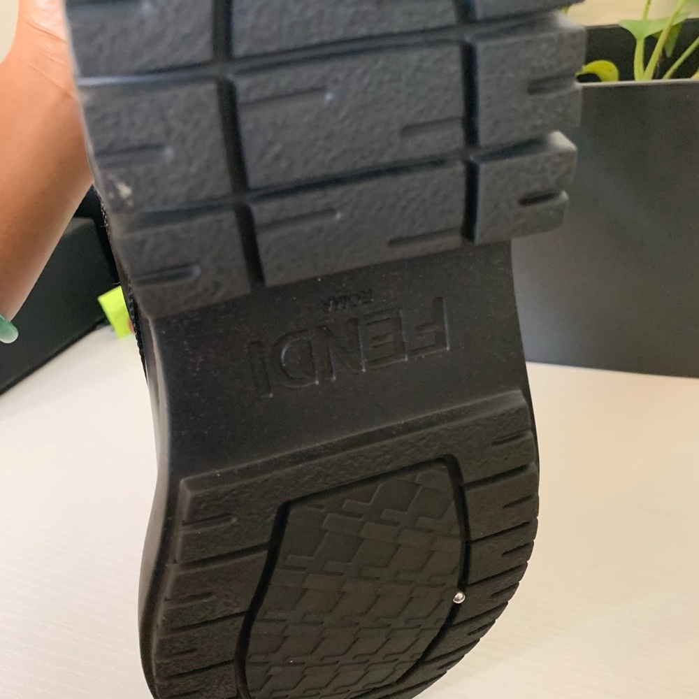 Fendi boots - Picture 4 of 15